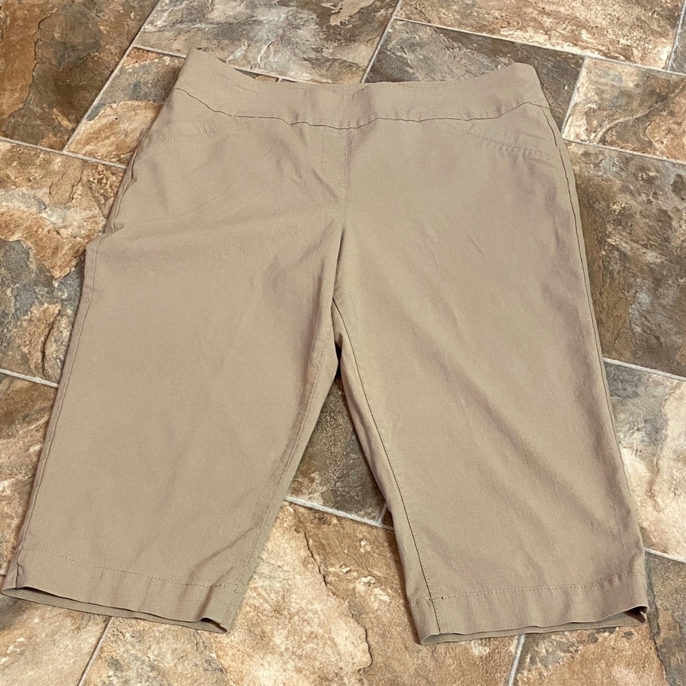 Kim Rogers Long Khaki Shorts | Pull‑On Stretch Bermuda | Size 16P